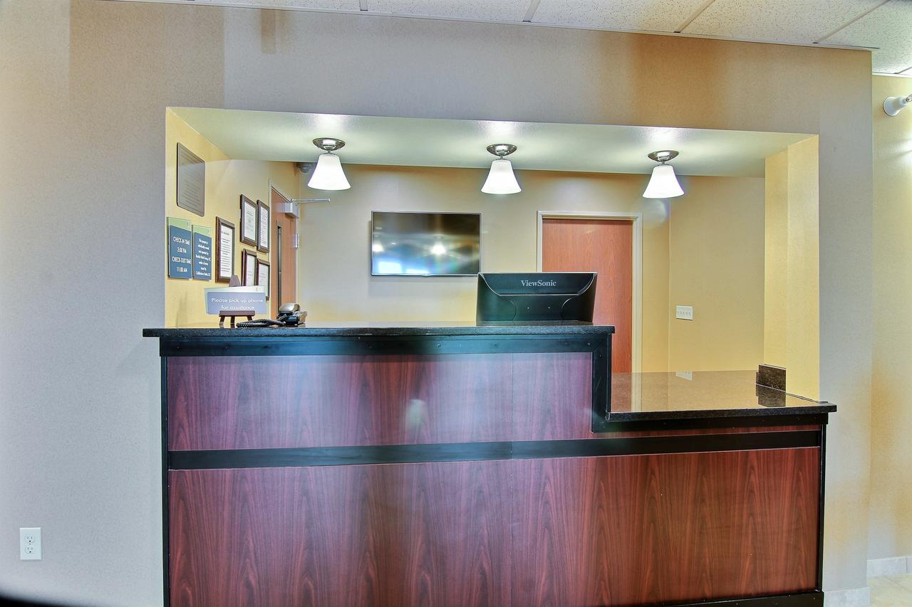 Cobblestone Hotel & Suites - Mccook Exterior foto